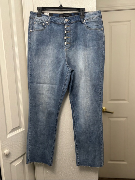 Denim - NWT Chic Denim Light Blue Jeans with Branded Waistband